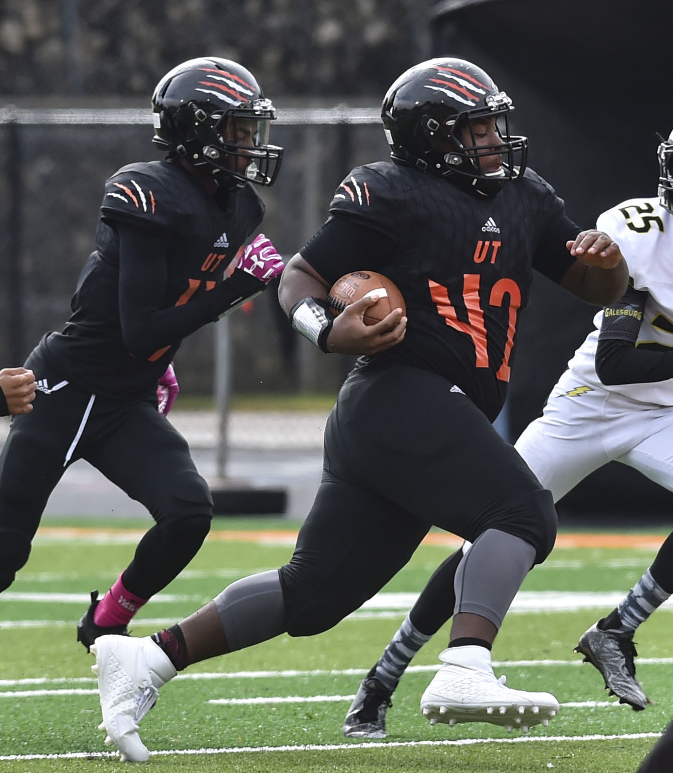 100618-ut-fb-13a.jpg
